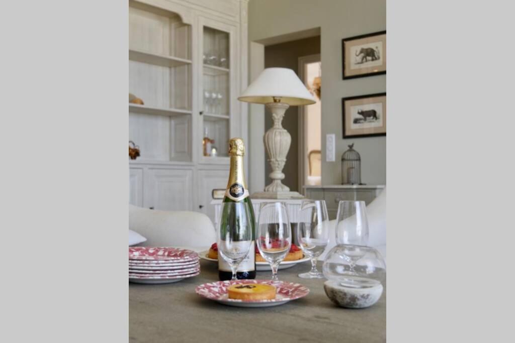 אנטיב Bord De Mer - Ac, Wifi, Chic, Sea View, Beach 2 Minutes Walk מראה חיצוני תמונה